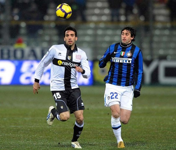 承受巨大的 承受巨大的