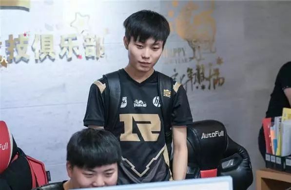 抱团已成常 抱团已成常