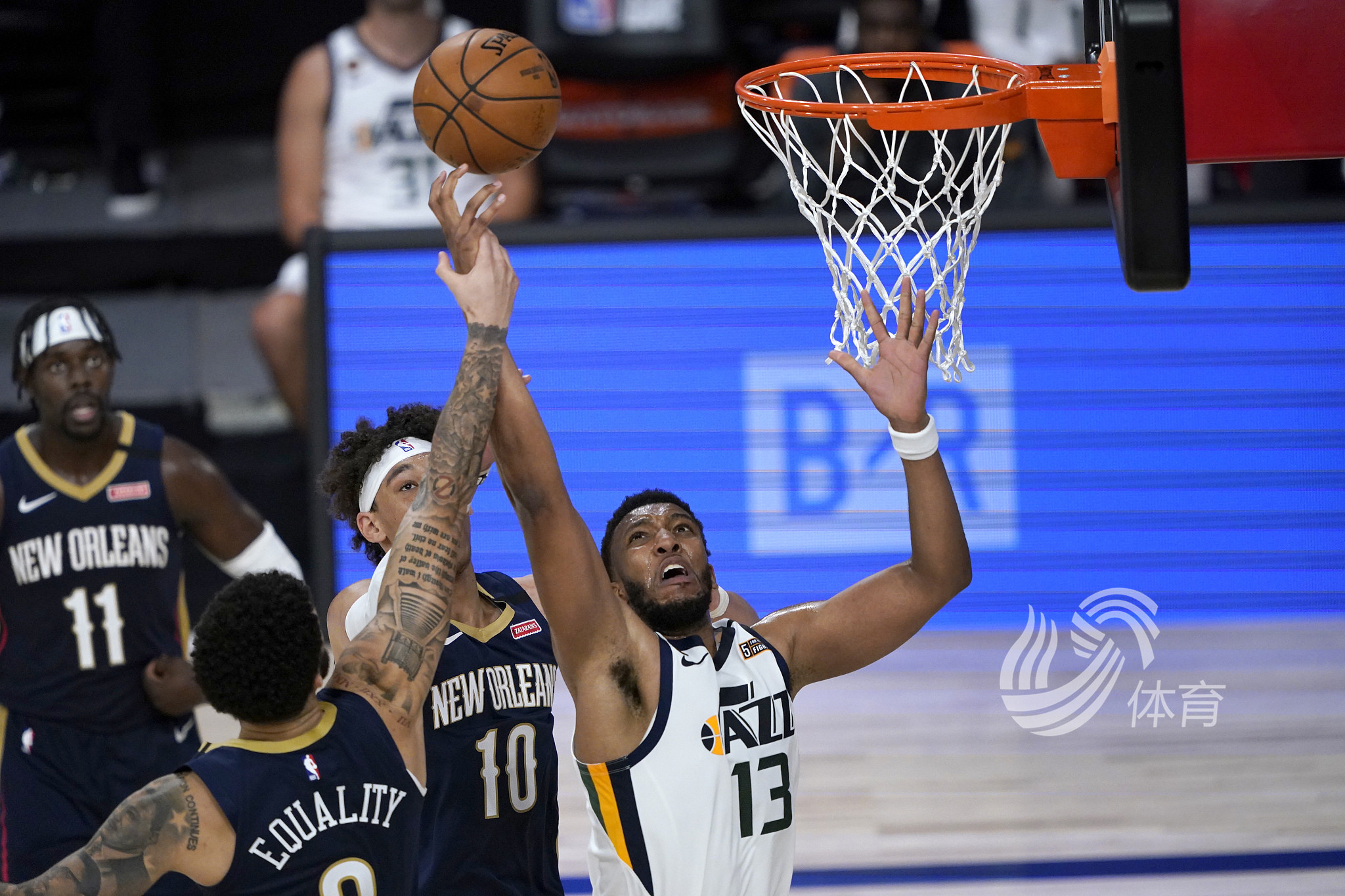 她并没有被 她并没有被