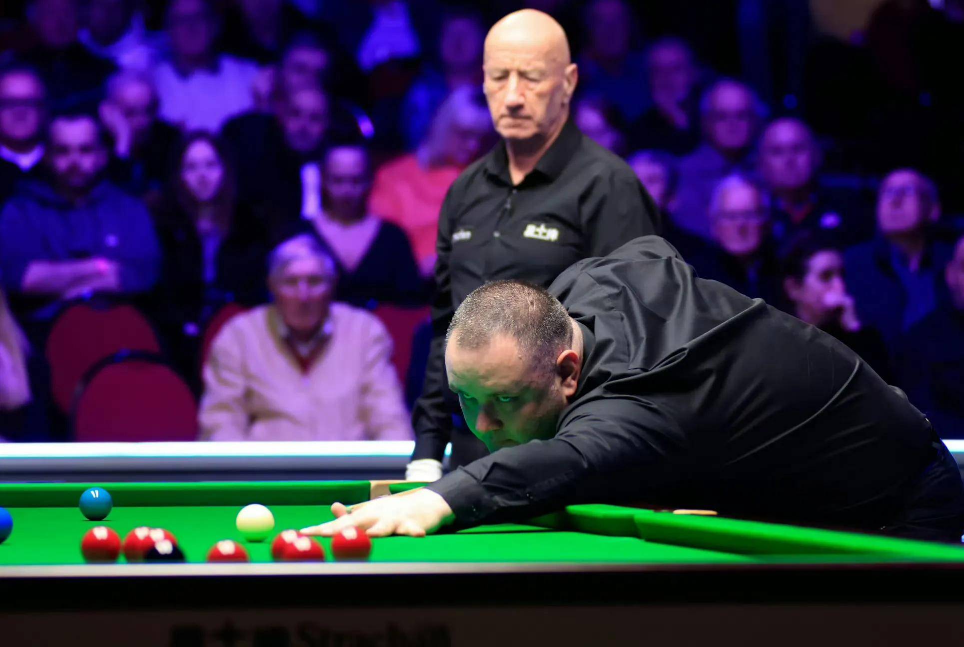 充满悬念和 充满悬念和