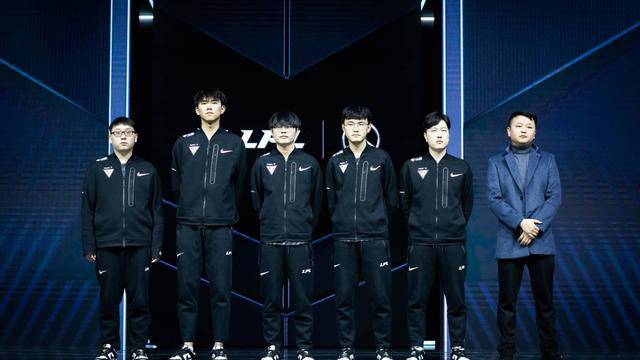 时尤其重要 时尤其重要