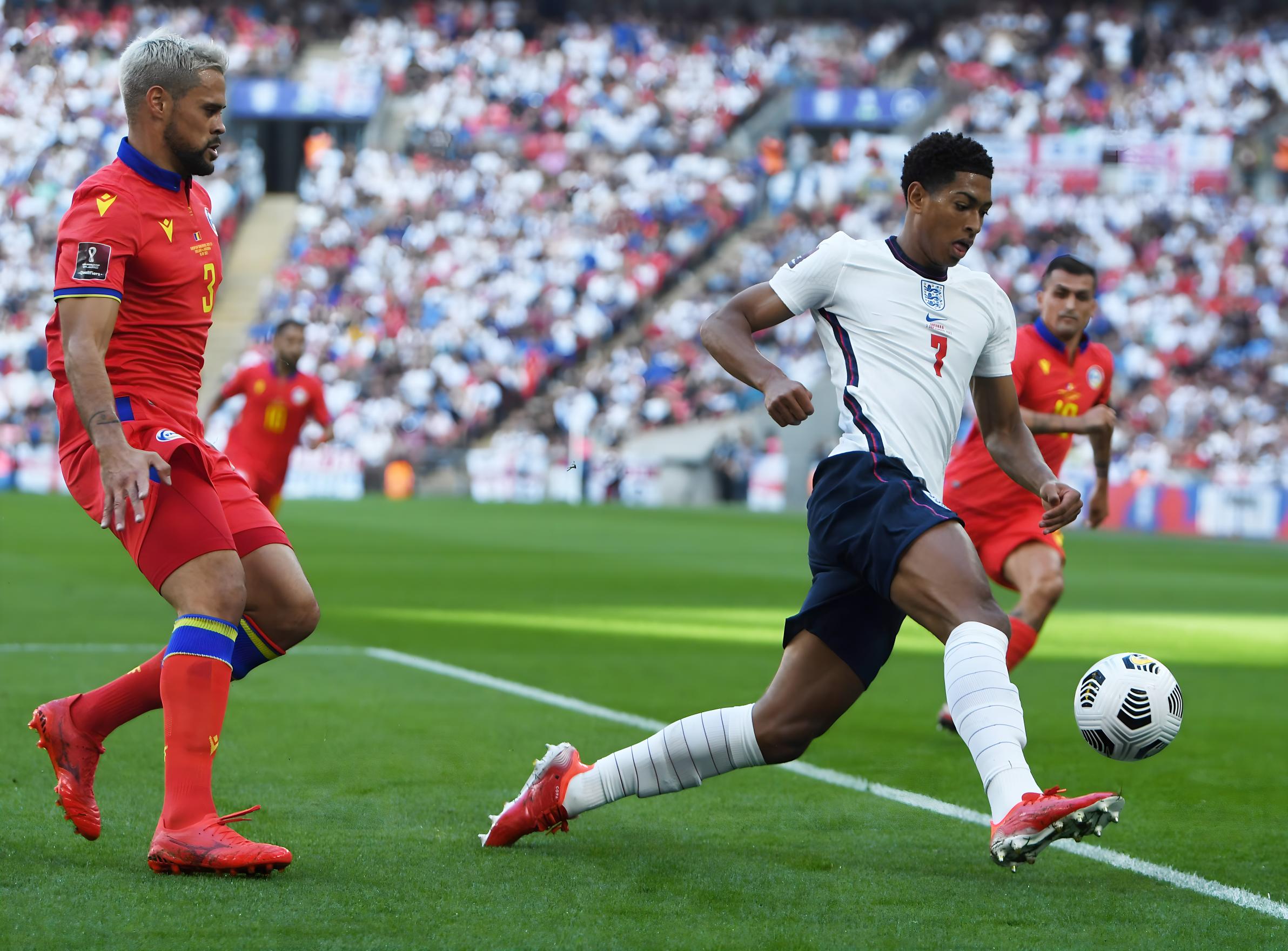 更体现阿隆 更体现阿隆